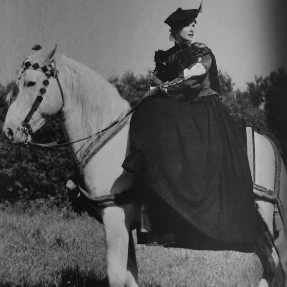 Katharine Hepburn "Me - Stories of My Life" w/165 pics. Like new. Hardcover - Picture 4 of 7